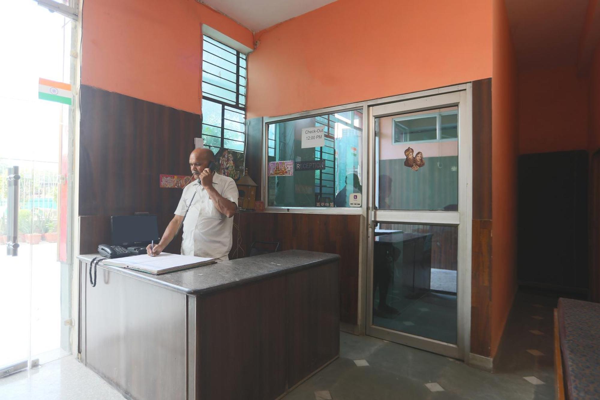 Hotel O Ashoka Inn Hotel Near Botanical Garden نويدا المظهر الخارجي الصورة